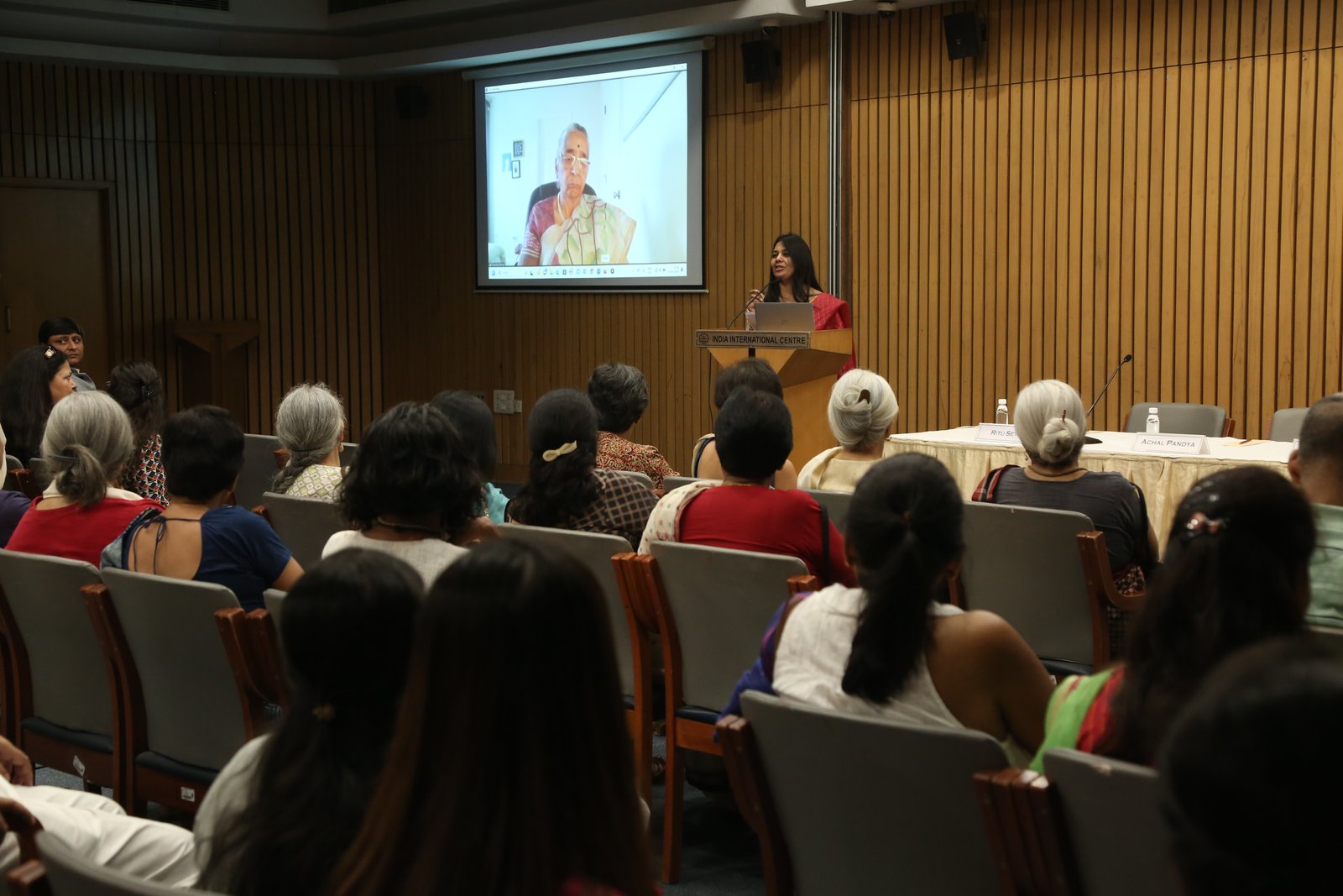 EXPERT TALK ON TEXTILE PRESERVATION AT INDIA INTERNATIONAL CENTRE